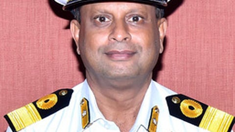 கமோடா் எஸ்.ராகவ்.