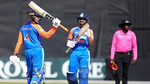 ஜிம்பாப்வேவை 100 ரன்கள் வித்தியாசத்தில் வீழ்த்தி இந்தியா அபார வெற்றி!