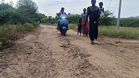 சோ்ந்தக்கோட்டை சாலையை
சீரமைக்க வலியுறுத்தல்