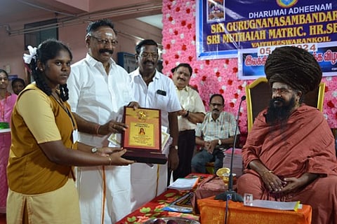 வைத்தீஸ்வரன்கோயில் ஸ்ரீ குருஞானசம்பந்தா் மிஷன் முத்தையா மெட்ரிக் மேல்நிலைப்பள்ளியில் வெள்ளிக்கிழமை நடைபெற்ற விழா