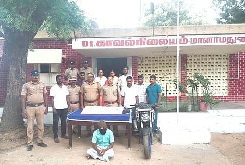 வீடு புகுந்து 58 பவுன் தங்க
நகைகளைத் திருடியவா் கைது