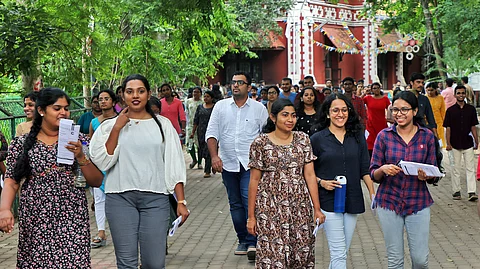 திருவனந்தபுரத்தில் யுபிஎஸ்சி முதல்நிலைத் தேர்வு எழுதிவிட்டு வெளியேறிய தேர்வர்கள்