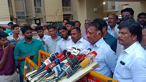 செய்தியாளர் சந்திப்பில் ஓ.பன்னீர்செல்வம்