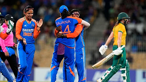 இந்தியாவுக்கு 178 ரன்கள் இலக்கு; தொடர் இழப்பை தவிர்க்குமா?