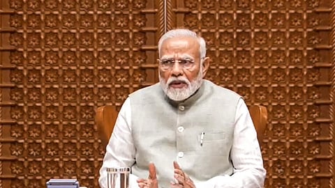 பிரதமா் நரேந்திர மோடி