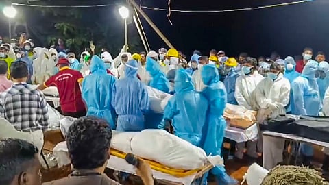 வயநாடு: புதுமலையில் 29 உடல்கள், 184 உடல்பாகங்கள் ஒரே இடத்தில் நல்லடக்கம்!