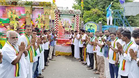 தீரன் சின்னமலை நினைவு தினத்தையொட்டி ஊத்தங்கரையில் நடைபெற்ற நிகழ்ச்சியில் பங்கேற்றோ