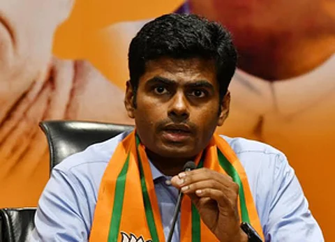 தமிழக பாஜக தலைவா் அண்ணாமலை