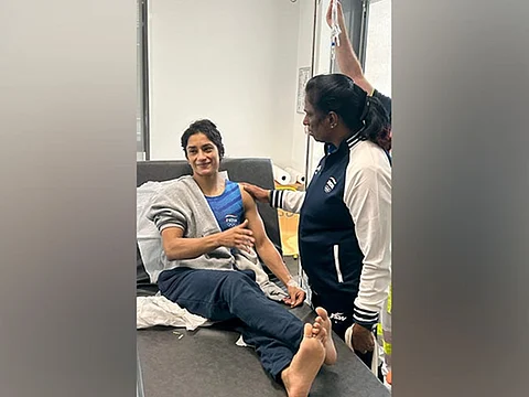சிகிச்சை பெற்று வரும் வினேஷ் போகத்தை சந்தித்து நலம் விசாரித்தார் பி.டி. உஷா