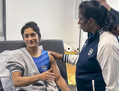 மருத்துவமனையில் வினேஷ் போகத்தை சந்தித்து நலம் விசாரித்த பி.டி. உஷா