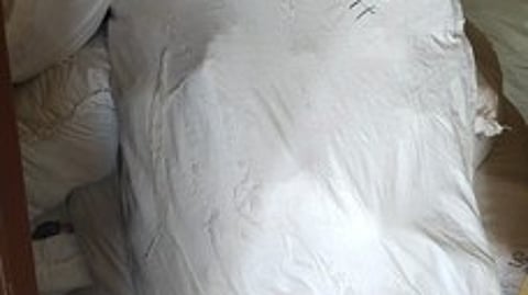 ஆத்தூா், முல்லைவாடியில் பறிமுதல் செய்யப்பட்ட 500 கிலோ புகையிலைப் பொருள்கள்.