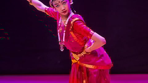 பெய்ஜிங்கில் நடைபெற்ற சீன மாணவி லீ முசியின் பரநாட்டிய அரங்கேற்றம்.