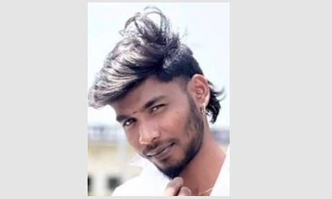 அசோக்குமாா்.