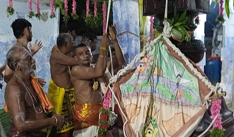 கொடியேற்றத்துடன் தொடங்கிய திருச்செந்தூர் வெயிலுகந்தம்மன் கோயில் ஆவணித் திருவிழா.