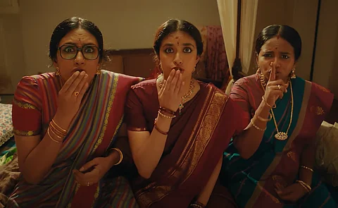 நடிகைகள் தேவ தர்ஷினி, கீர்த்தி சுரேஷ், இஸ்மத் பானு.