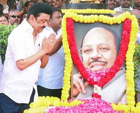 முரசொலி மாறன் சிலைக்கு
முதல்வா் ஸ்டாலின் மரியாதை