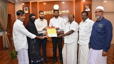 நிவாரண நிதி காசோலை வழங்கல்