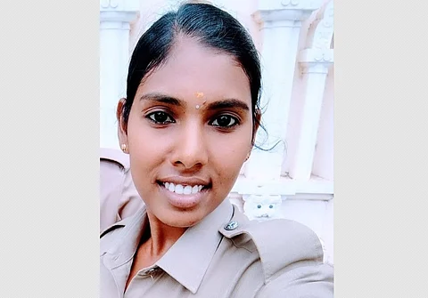 சாலை விபத்தில் இறந்த காவலர் சுபபிரியா