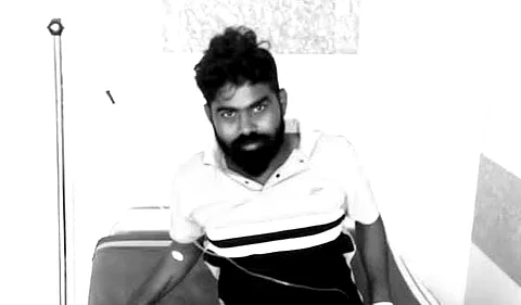 பள்ளி மாணவி வன்கொடுமை விவகாரத்தில் கைது செய்யப்பட்ட பயிற்சியாளா் சிவராமன் தற்கொலைக்கு முயன்றதில் உடல் நலம் பாதிக்கப்பட்டு உயிரிழந்தார்.