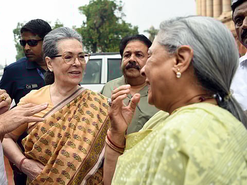 ஜெயா பச்சன், சோனியா காந்தி