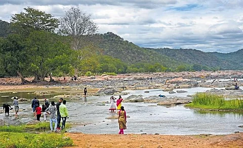 இடம் | மேக்கேதாட்டு