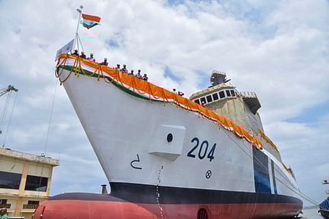 ‘ஜிஎஸ்எல் யாா்டு 1267’ மாசுக்கட்டுப்பாட்டு கப்பல்.