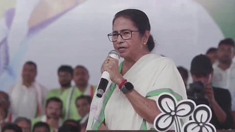 மமதா பானா்ஜி