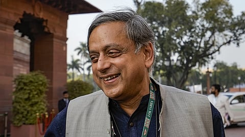 சசி தரூா்