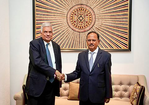 கொழும்பில் அதிபா் ரணில் விக்கிரமசிங்கவே சந்தித்த தேசிய பாதுகாப்பு ஆலோசகா் அஜீத் தோவல்.