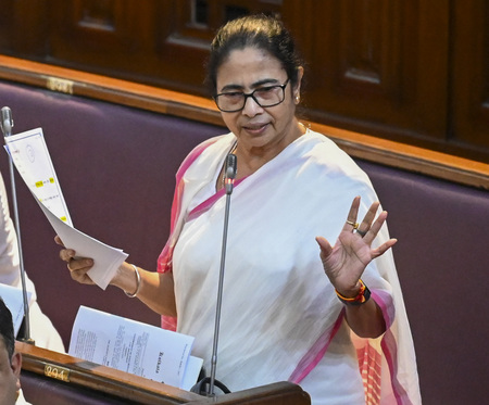 முதல்வா் மம்தா பானா்ஜி.