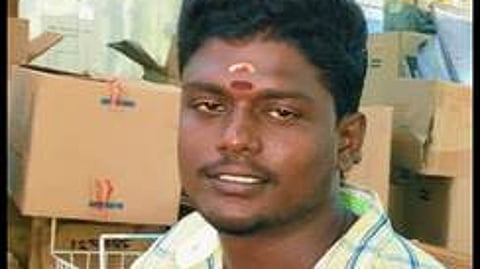 மின்சாரம் பாய்ந்து உயிரிழந்த இளைஞா் செல்வக்குமாா்.