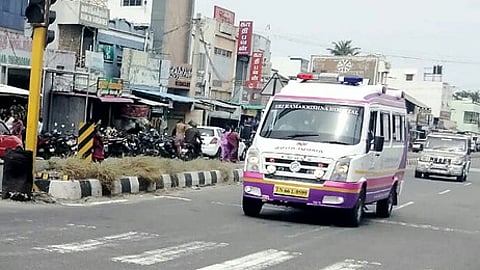 ஆம்புலன்ஸ்