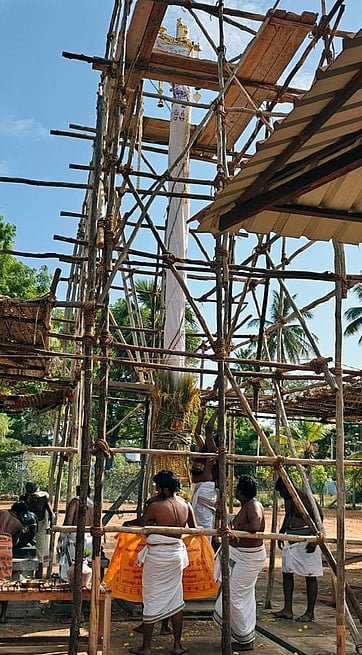 கொம்மடிக்கோட்டை ஸ்ரீவாலைகுருசுவாமி கோயிலில் நடைபெற்ற ஆவணித் திருவிழா கொடியேற்றம்.