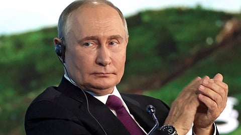 ரஷிய அதிபா் விளாதிமீா் புதின்