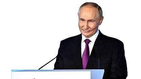 விளாதிமீா் புதின்