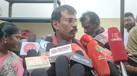 இயக்குநர் பேரரசு.