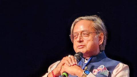 சசி தரூா்