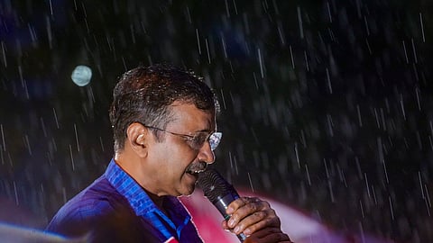 கேஜரிவாலுக்கு எதிரான வழக்கு: விசாரிக்க உள்துறை அனுமதி