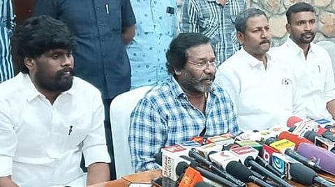 முக்குலத்தோா் புலிப்படைத் தலைவா் கருணாஸ்