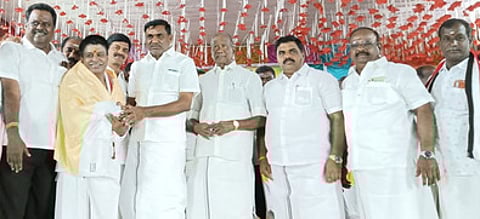 அதிமுக பொதுக் கூட்டம்