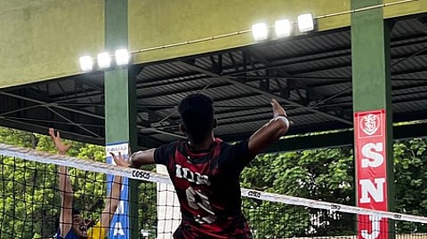 சென்னை மாவட்ட வாலிபால் போட்டி: எஸ்ஆா்எம், இந்தியன் வங்கி வெற்றி