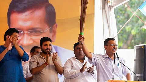 தில்லி ஜந்தர் மந்தரில் பேசும் கேஜரிவால்