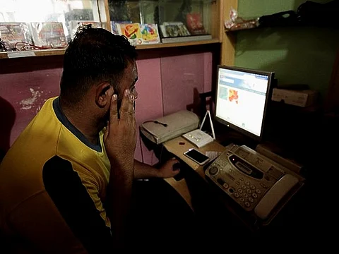 இந்தியாவில் இணைய சேவையை பயன்படுத்துவோர் எண்ணிக்கை 95 கோடியாக உயர்வு!
