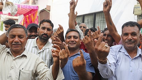 தேர்தலில் வாக்களித்த மக்கள்...