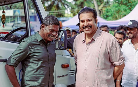 நடிகர்கள் மம்மூட்டி, விநாயகன்.