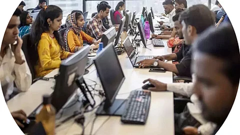 சேவைகள் துறையில் 10 மாதங்கள் காணாத வீழ்ச்சி