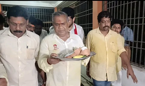 புஸ்ஸி ஆனந்த் தலைமையில் பந்தக்கால் நடும் விழா