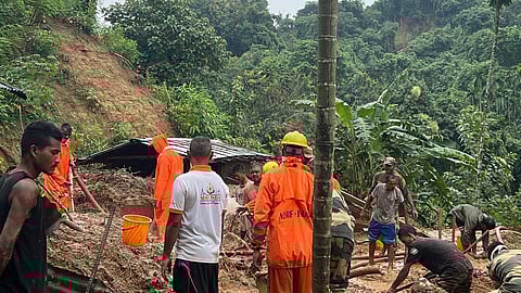 மேகாலயத்தில் வெள்ளம், நிலச்சரிவு