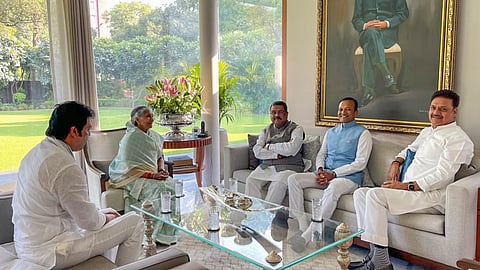 ஜிண்டால் குழுமத்தின் தலைவரான ஹிசாா் தொகுதியின் சுயேச்சை எம்எல்ஏ சாவித்ரி ஜிண்டால்