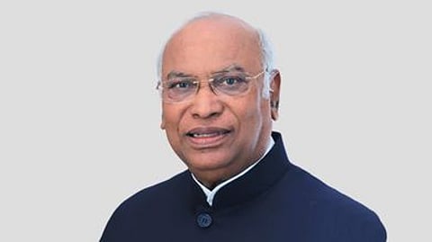 தெரியுமா சேதி..? முதல்வா் பதவி எதிா்பாா்ப்பில் கார்கே